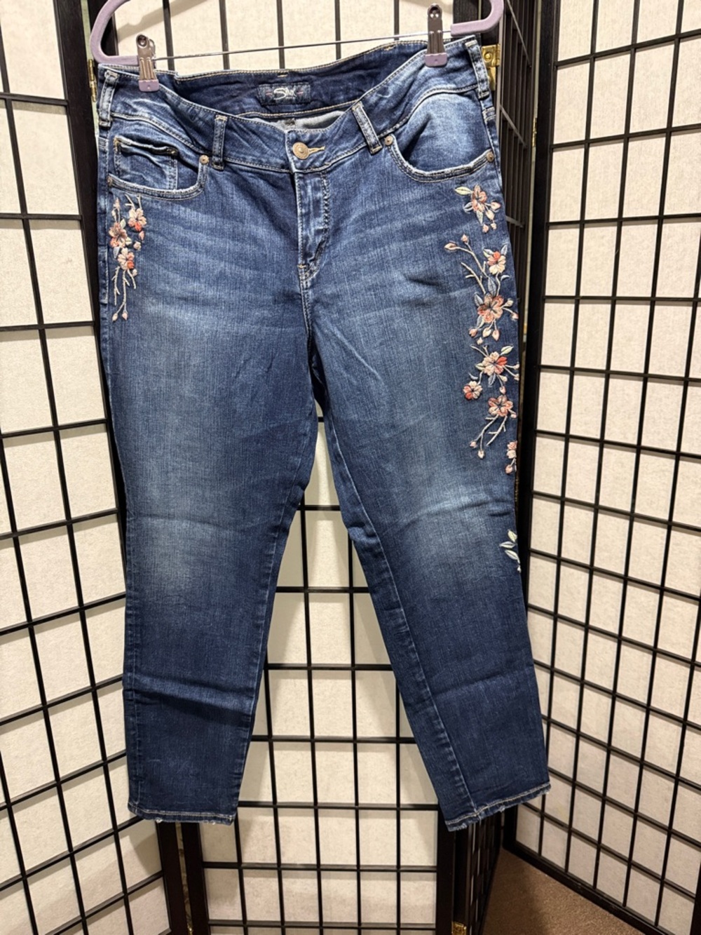 Silver Elyse Jeans Dark Blue Skinny Jeans with Pink Floral Embroidery Size 14